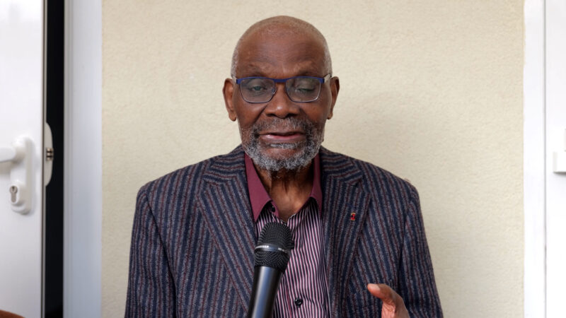 A L’ÉCOUTE DE NDALLA GRAILLE EN FRANCE