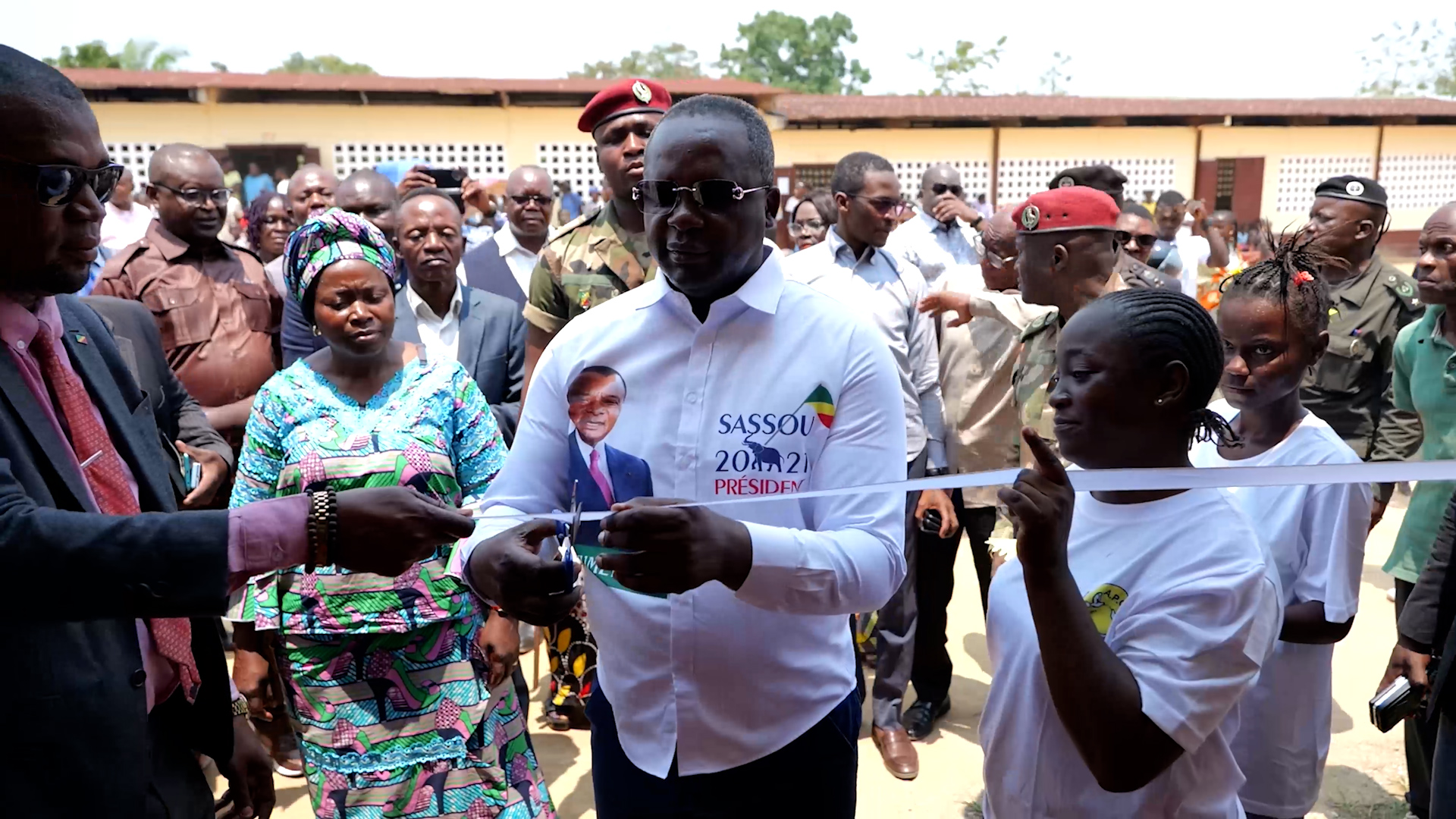 MBANDZA NDOUNGA REÇOIT SON COLLÈGE RÉNOVÉ