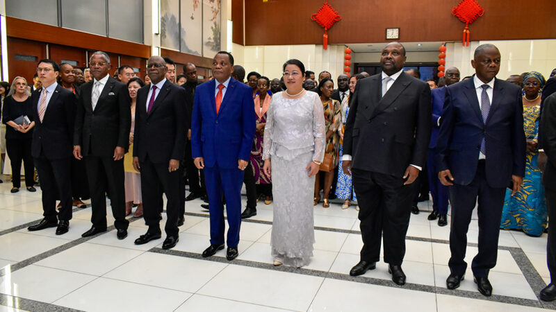 LA CHINE POURSUIT SON DEVELOPPEMENT ECONOMIQUE 76 ANS APRES SA FONDATION