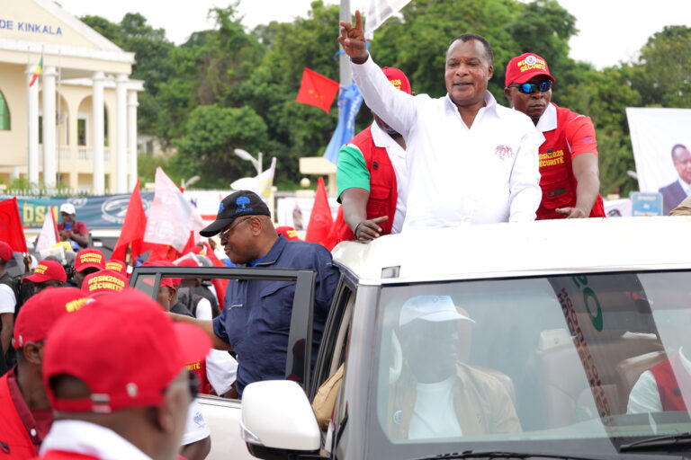 LA ROUTE DE MINDOULI ET L&rsquo;AGRICULTURE MECANISEE PROMISES DANS LE POOL