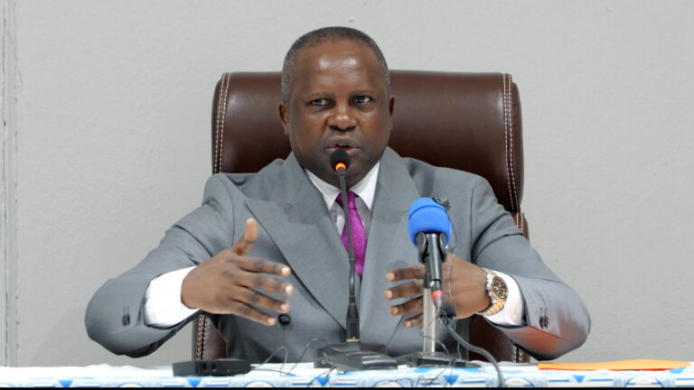 LE MINISTRE MALANDA SAMBA SUR LE TERRAIN A POINTE NOIRE