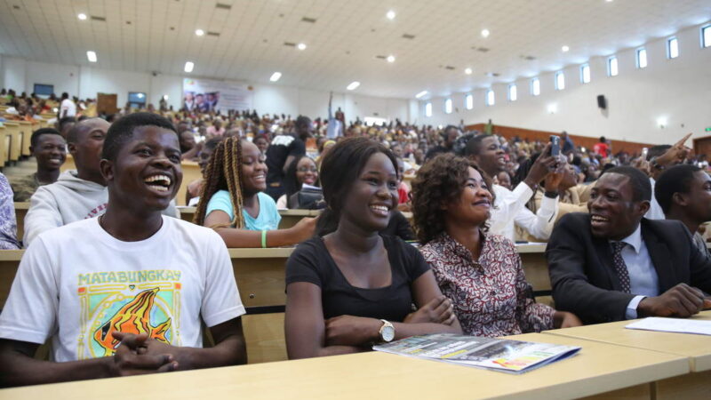 POURQUOI LES JEUNES CONGOLAIS BOUDENT LEUR PROPRE PAYS ?